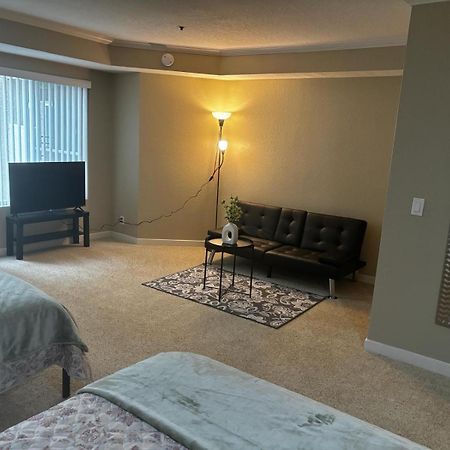 Sweet Studios Universal Loft Free Parking And Wifi Лос Анджелис Екстериор снимка